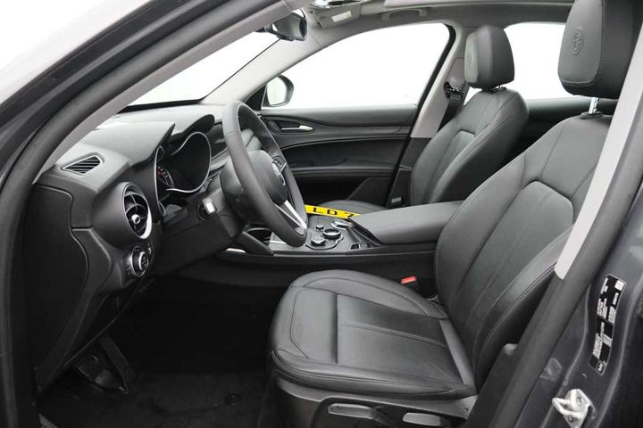 Photo 3 VIN: ZARFAHBU7J7C12708 - ALFA ROMEO STELVIO 