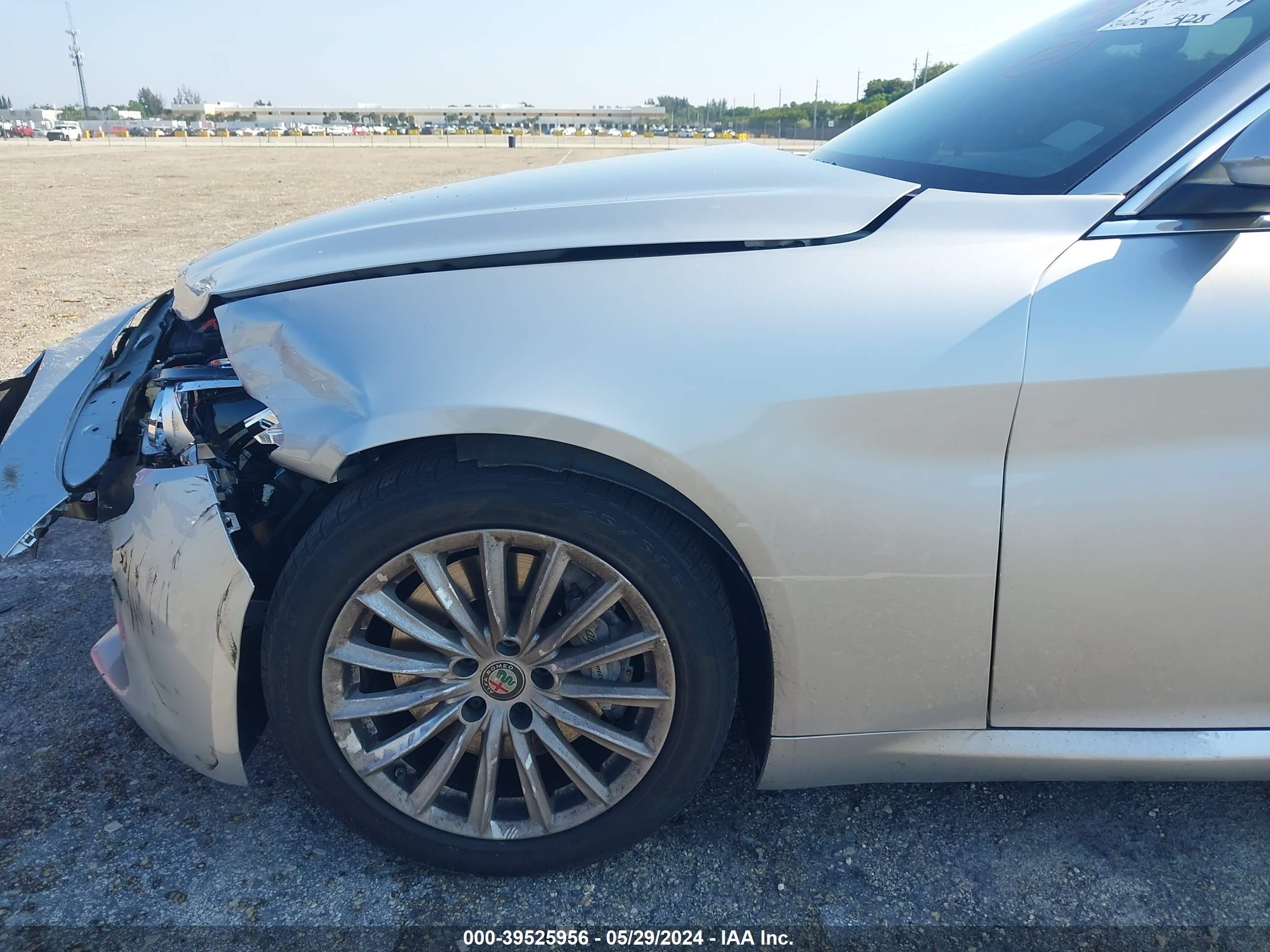 Photo 16 VIN: ZARFAMAN0M7642049 - ALFA-ROMEO GIULIA 