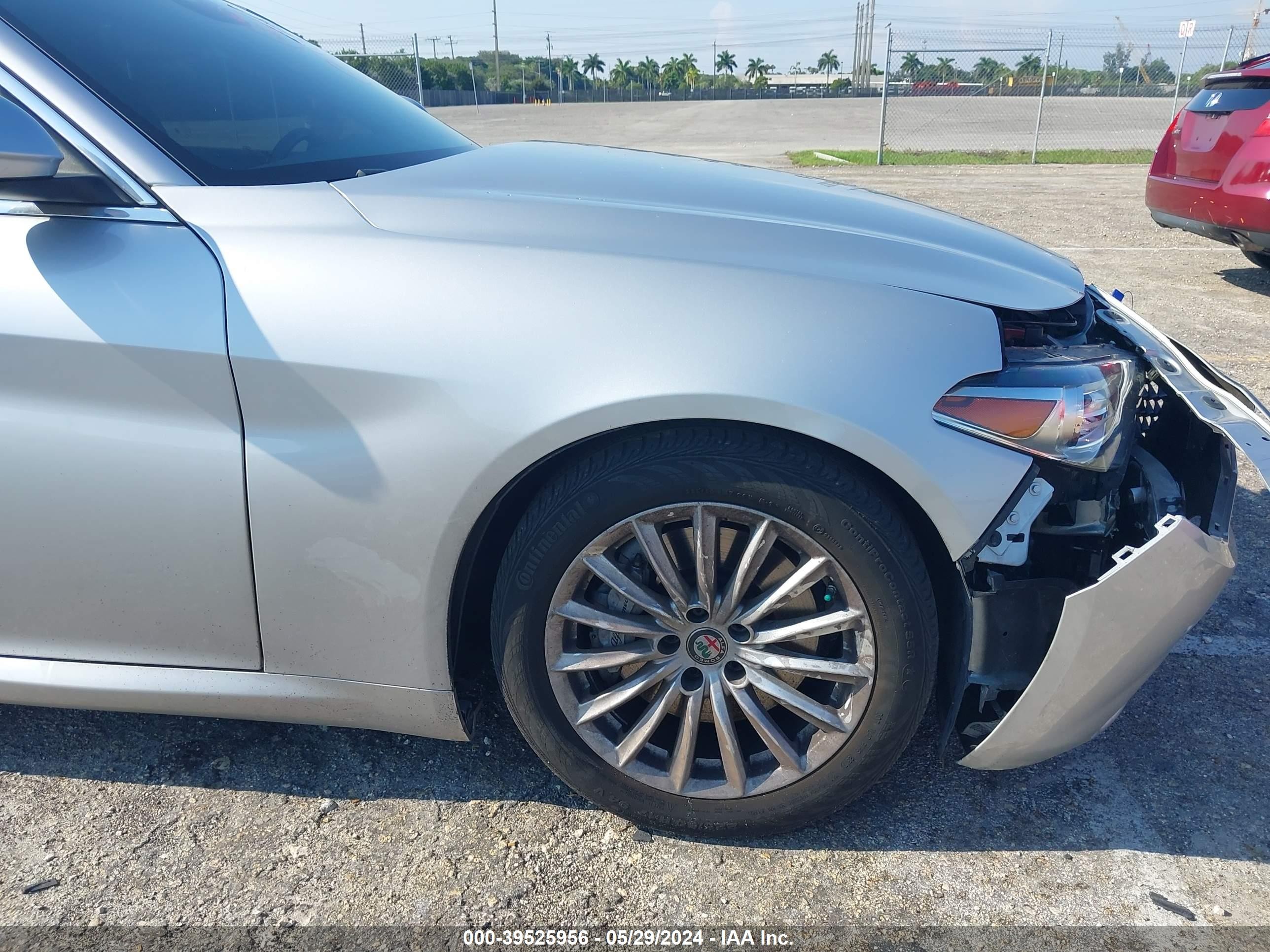 Photo 17 VIN: ZARFAMAN0M7642049 - ALFA-ROMEO GIULIA 