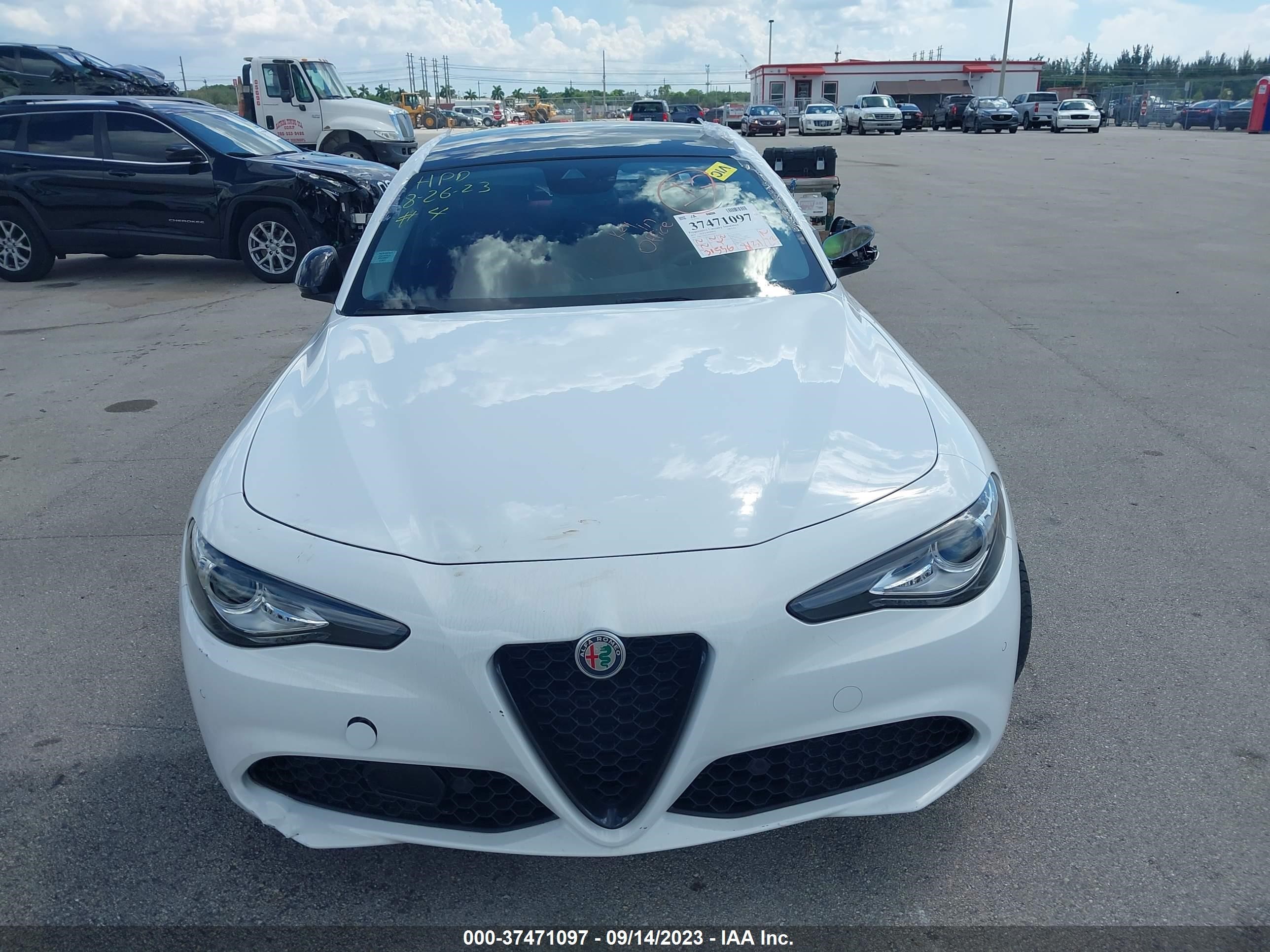 Photo 11 VIN: ZARFAMAN1M7639631 - ALFA-ROMEO GIULIA 