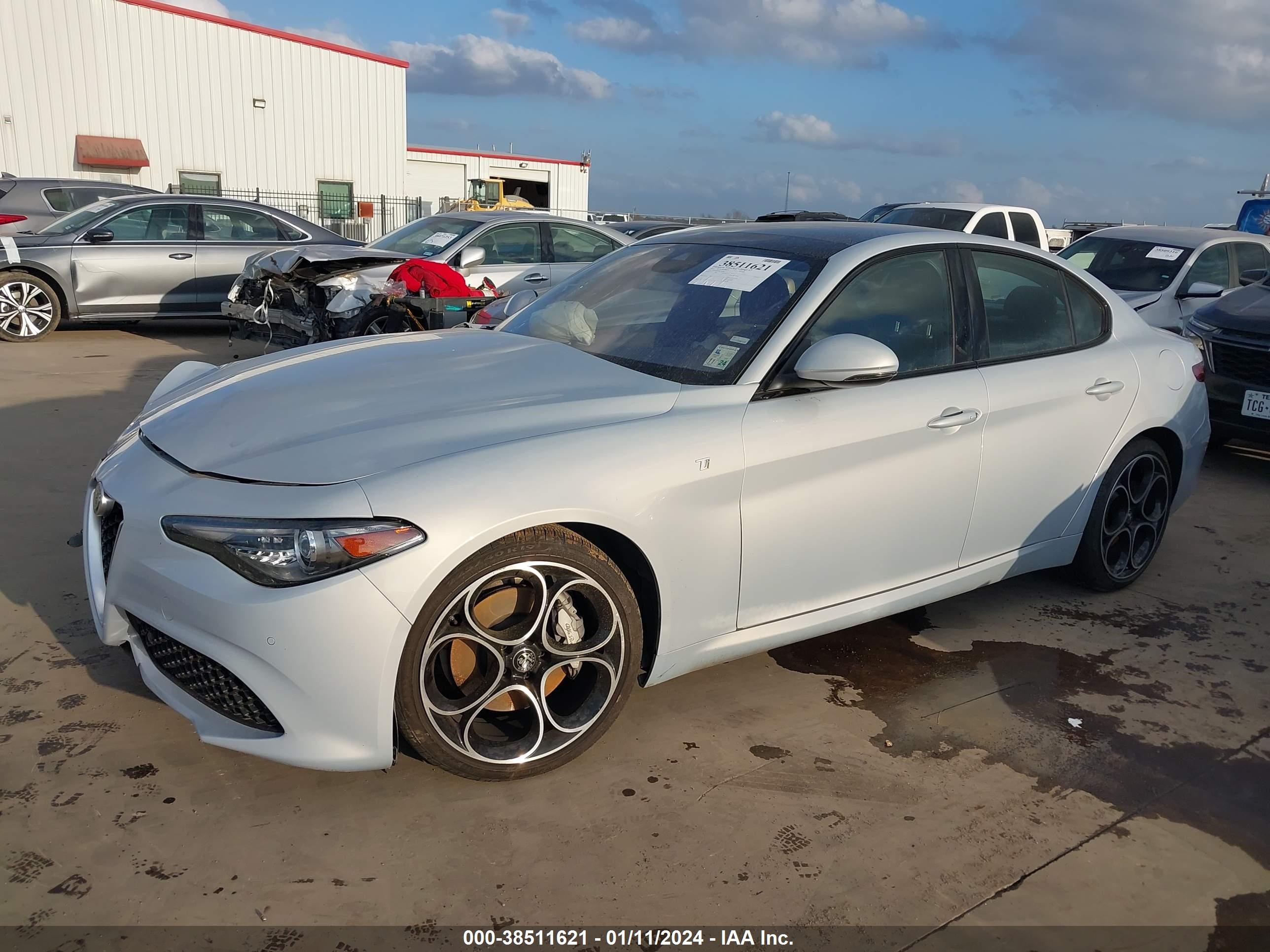 Photo 1 VIN: ZARFAMBN8P7670622 - ALFA ROMEO GIULIA 