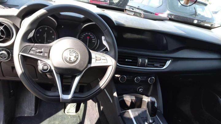 Photo 12 VIN: ZARPAGPX9K7C32445 - ALFA ROMEO STELVIO 