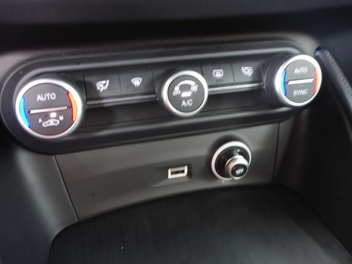 Photo 19 VIN: ZARPAHAN3K7C59072 - ALFA ROMEO STELVIO 