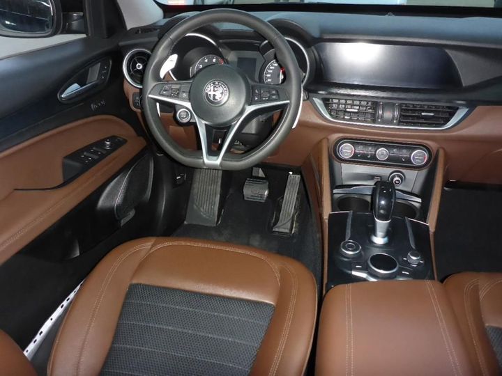 Photo 8 VIN: ZARPAHBN3K7C61127 - ALFA ROMEO STELVIO 