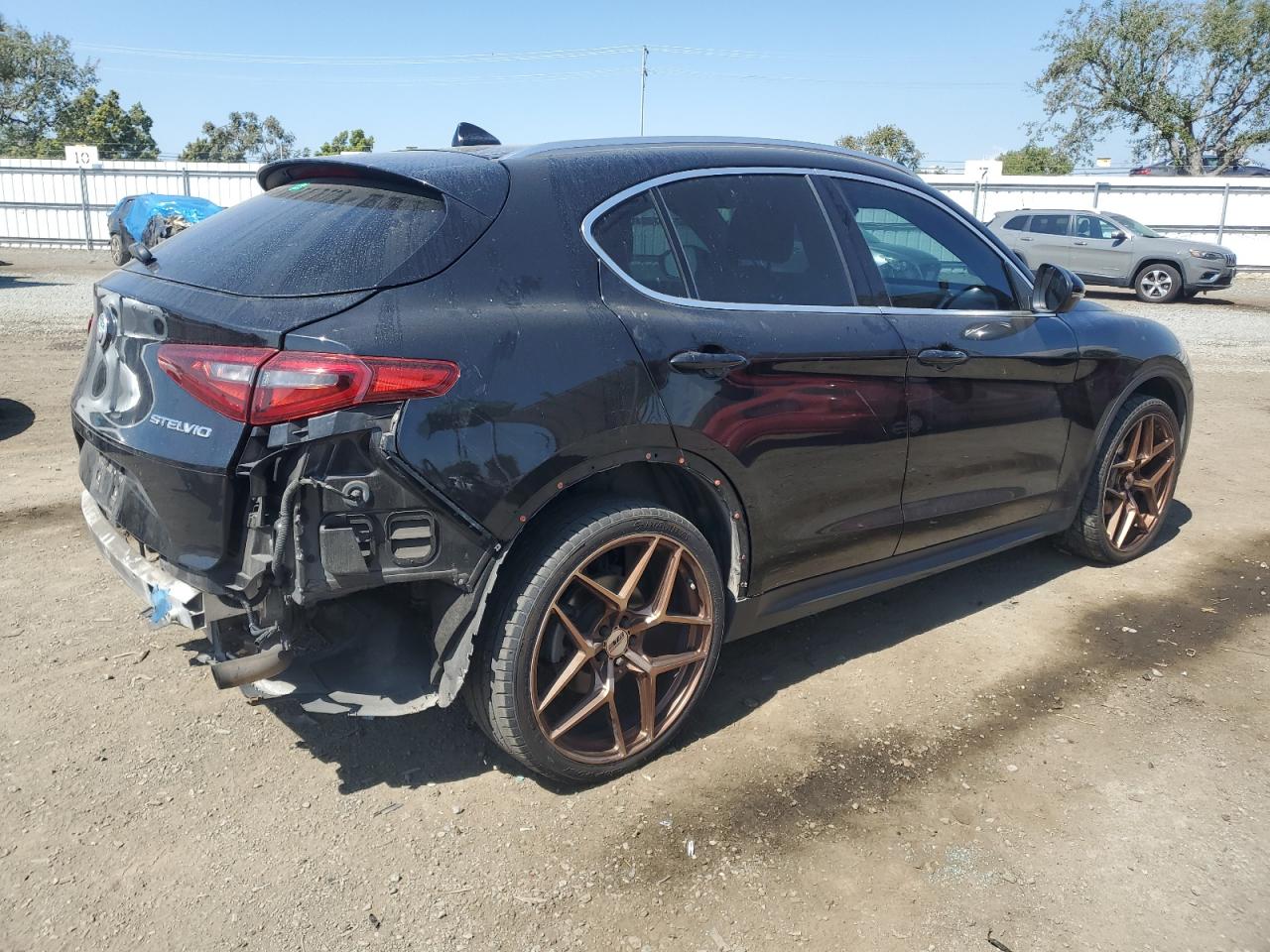 Photo 2 VIN: ZASFAKAN5J7B78919 - ALFA-ROMEO STELVIO 