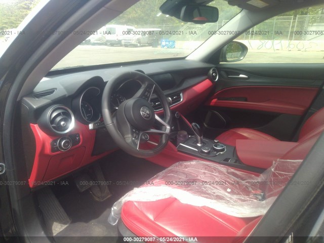 Photo 4 VIN: ZASFAKAN7J7B95558 - ALFA-ROMEO STELVIO 