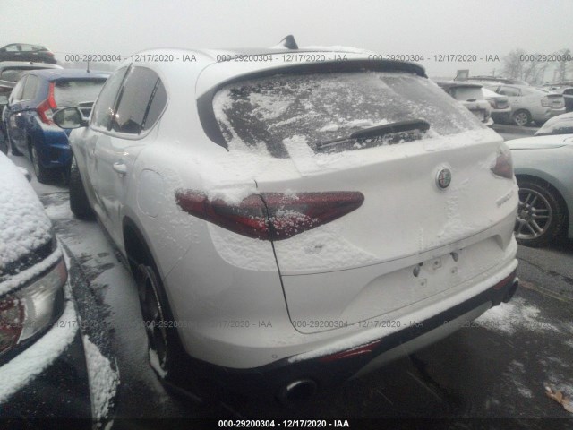 Photo 2 VIN: ZASFAKBN3J7B82319 - ALFA ROMEO STELVIO 