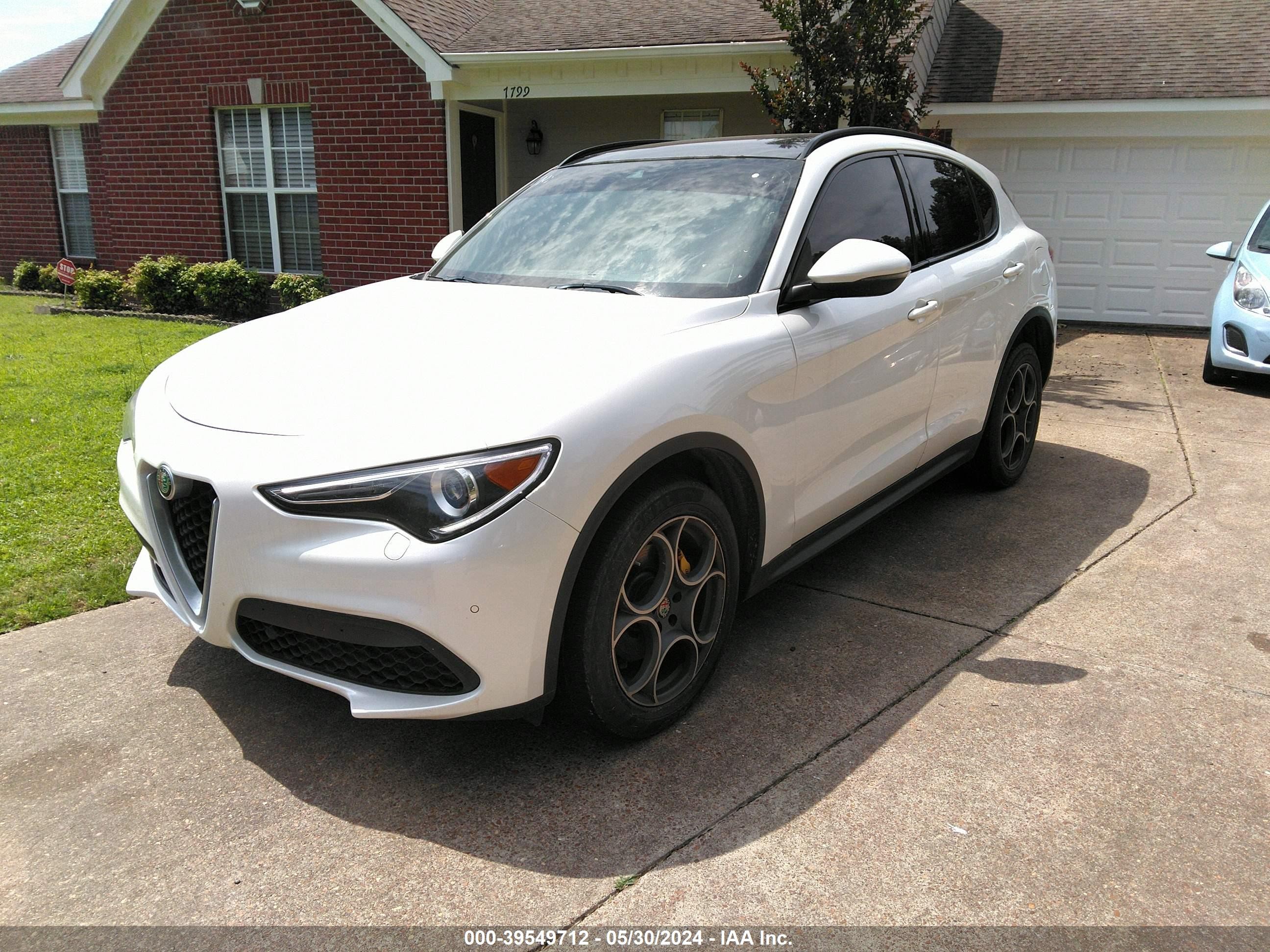 Photo 1 VIN: ZASFAKNN3J7B93851 - ALFA-ROMEO STELVIO 