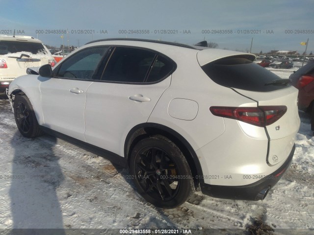 Photo 2 VIN: ZASFAKNN3J7B97219 - ALFA-ROMEO STELVIO 