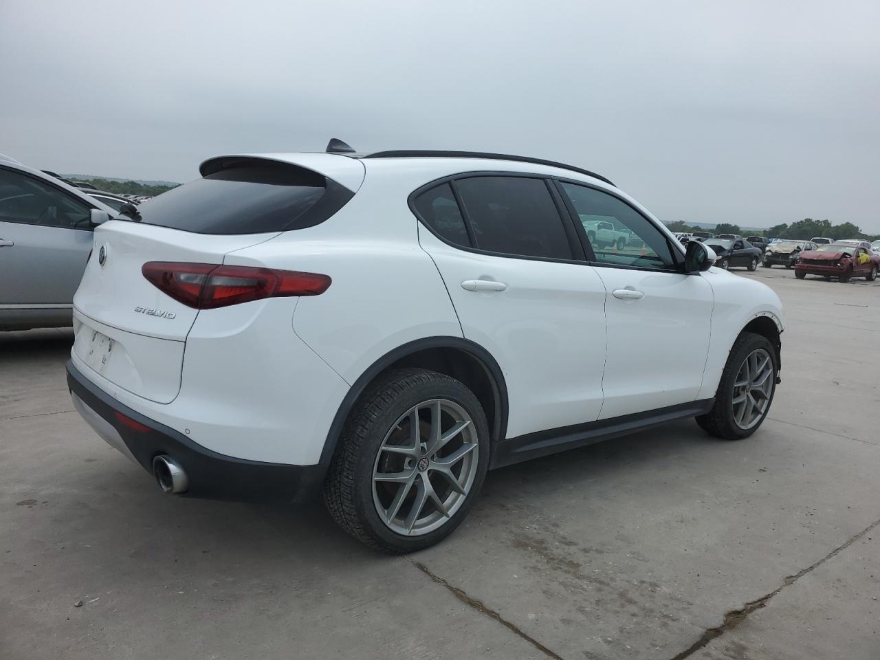 Photo 2 VIN: ZASFAKNN4J7B96029 - ALFA-ROMEO STELVIO 