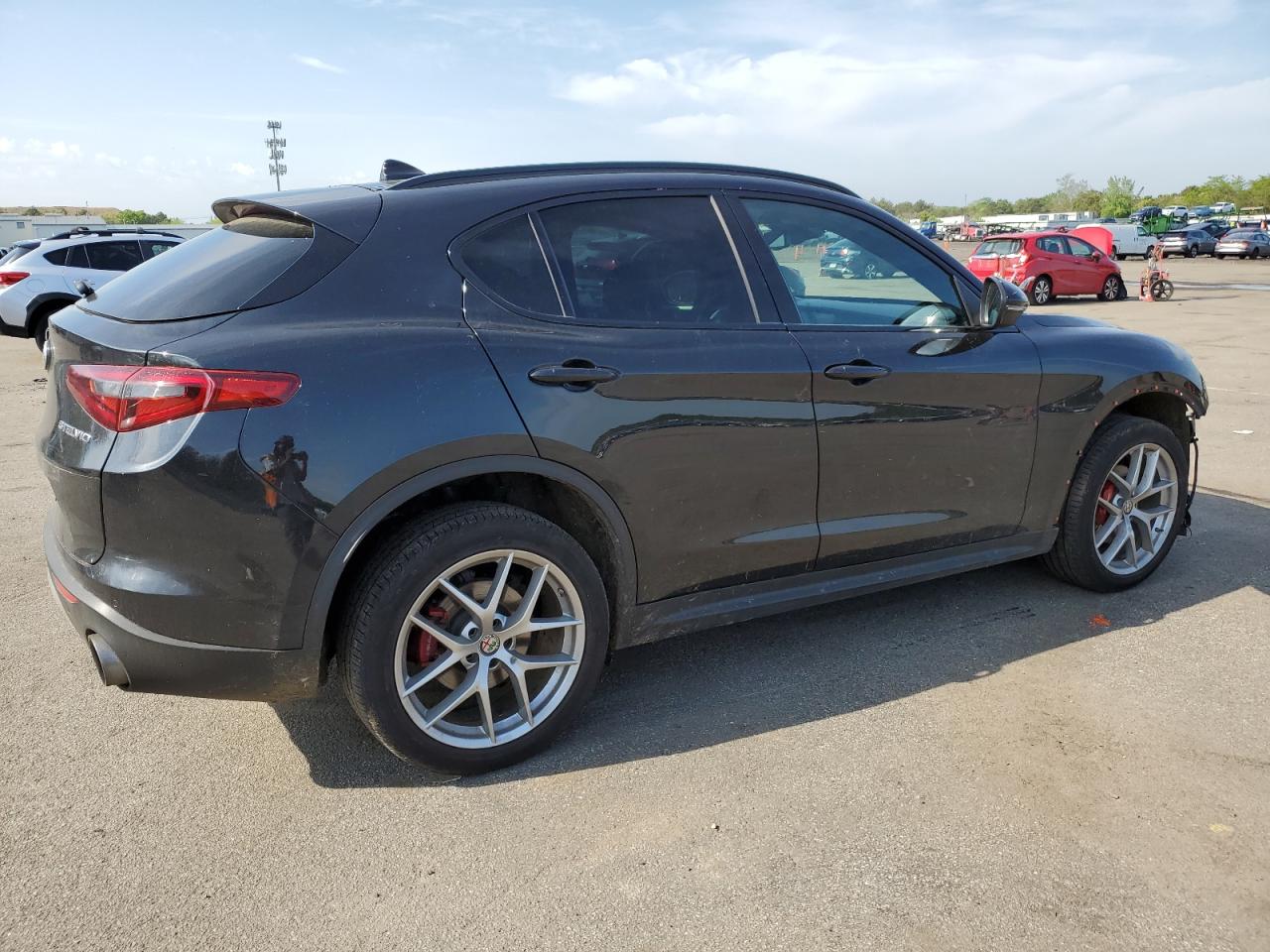 Photo 2 VIN: ZASFAKNN5J7C22038 - ALFA-ROMEO STELVIO 