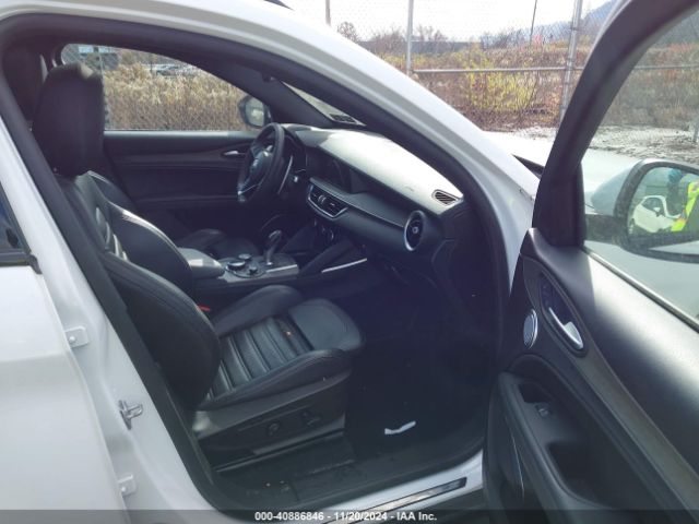 Photo 4 VIN: ZASFAKNN8J7B85177 - ALFA ROMEO STELVIO 