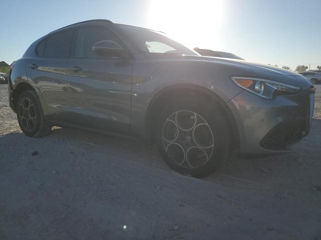 Photo 3 VIN: ZASFAKPN2J7B72793 - ALFA ROMEO STELVIO SP 