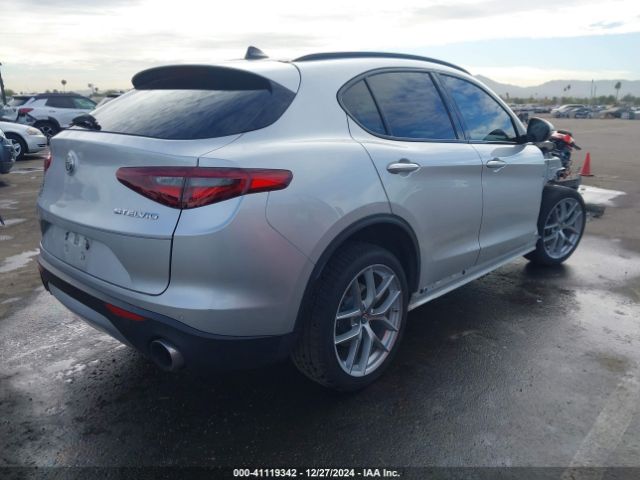 Photo 3 VIN: ZASFAKPN3J7B77467 - ALFA ROMEO STELVIO 