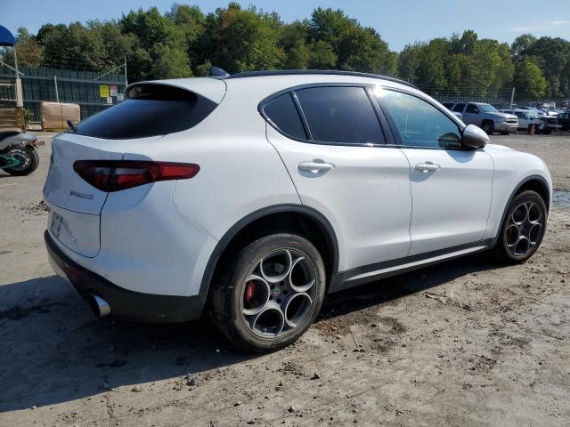 Photo 2 VIN: ZASFAKPN3J7B82118 - ALFA ROMEO STELVIO 