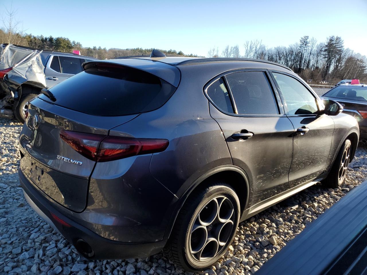 Photo 2 VIN: ZASFAKPN4J7B65067 - ALFA ROMEO STELVIO 