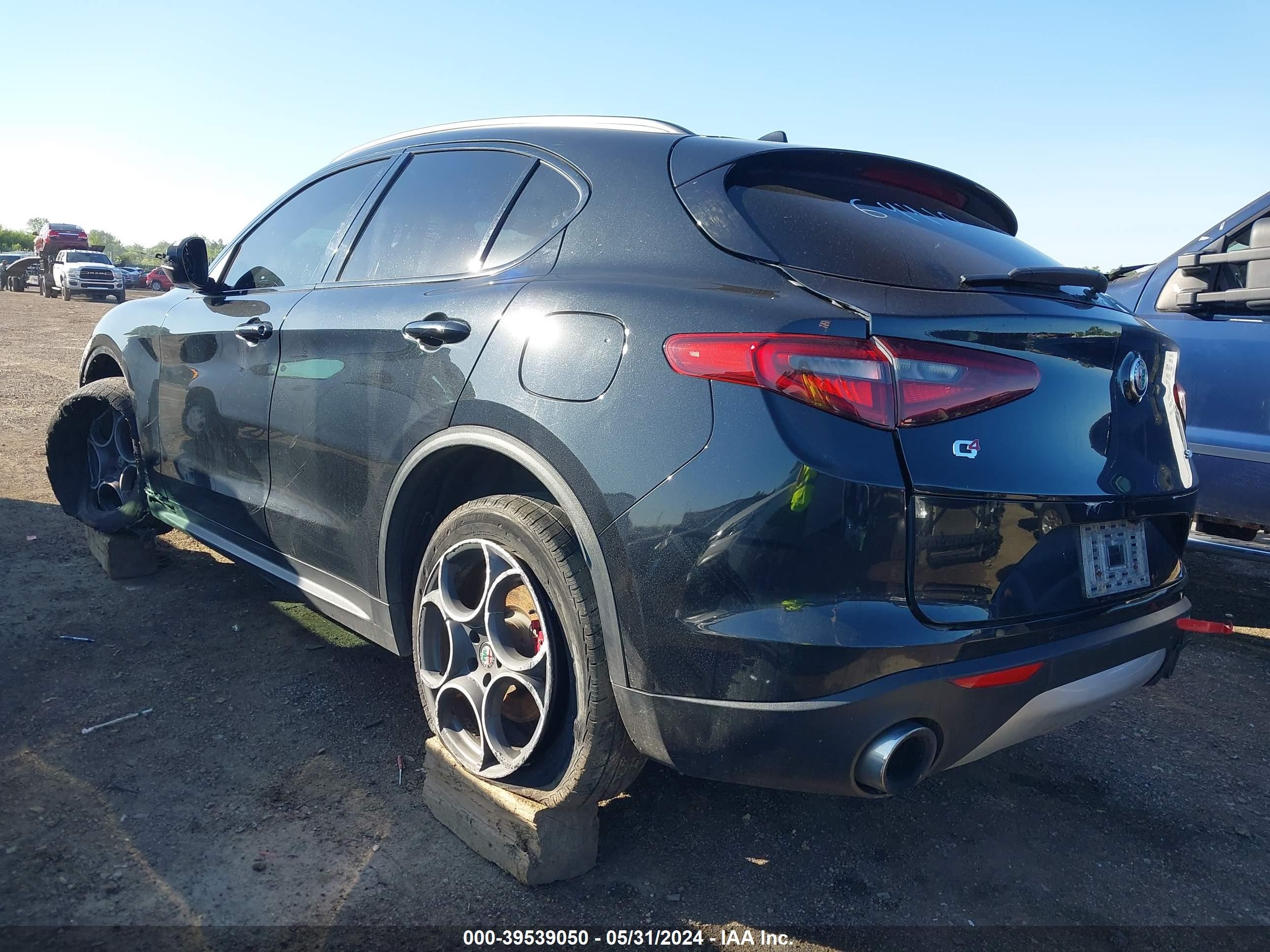 Photo 2 VIN: ZASFAKPN8J7B64410 - ALFA-ROMEO STELVIO 