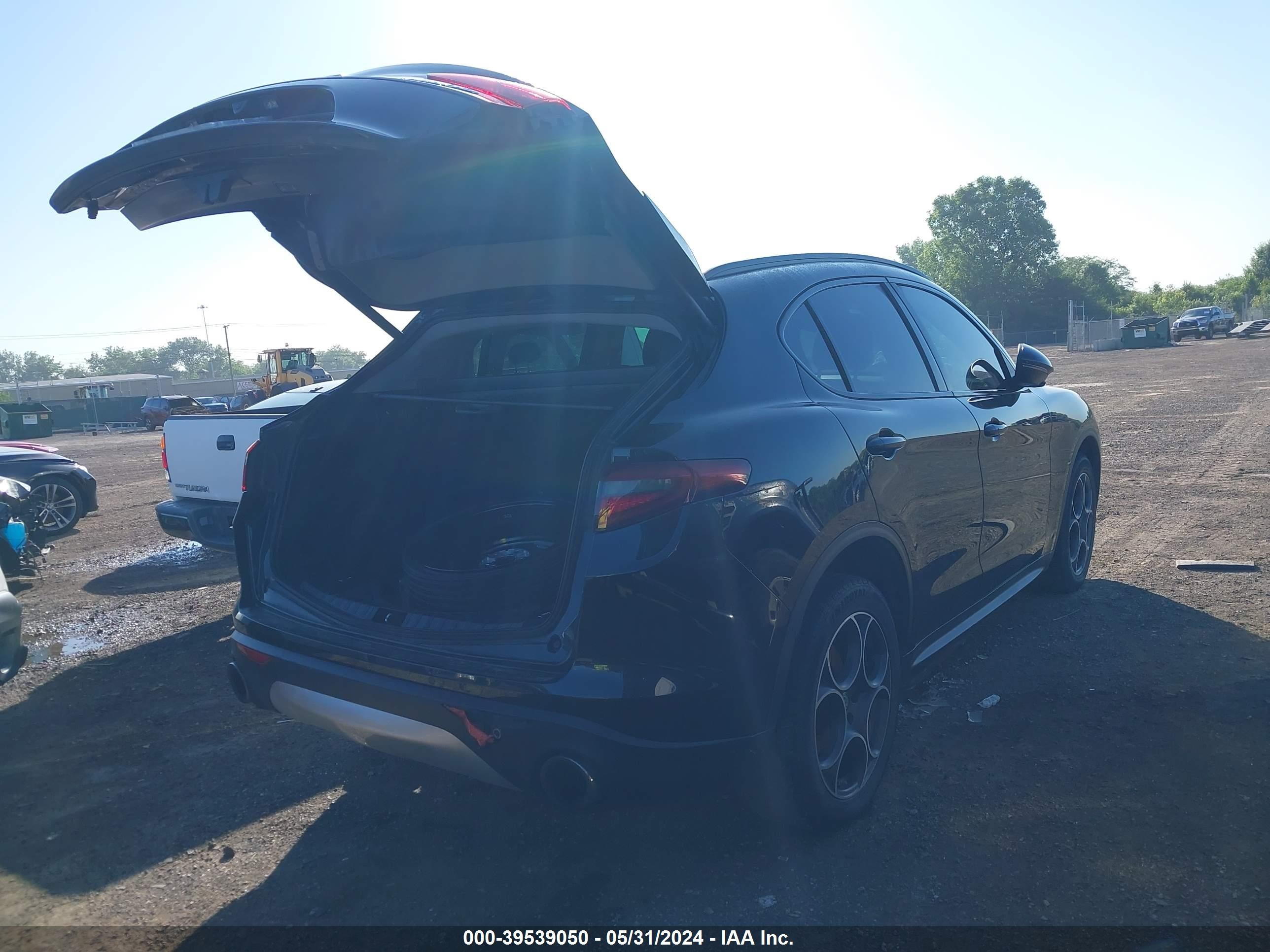 Photo 3 VIN: ZASFAKPN8J7B64410 - ALFA-ROMEO STELVIO 