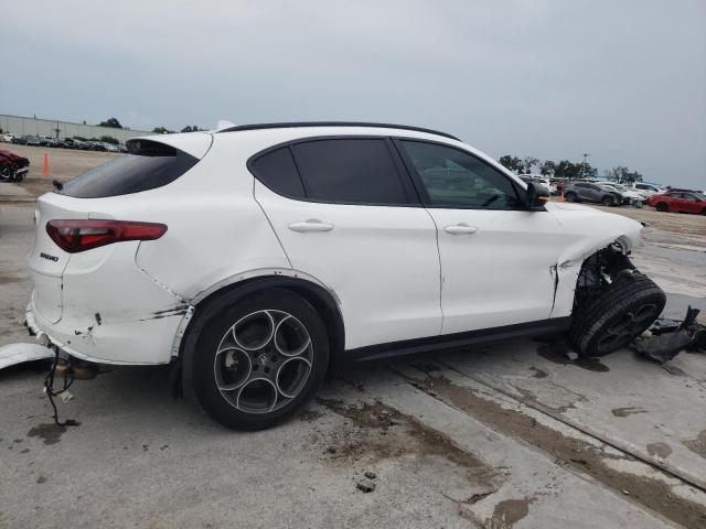 Photo 2 VIN: ZASPAJAN1M7C98333 - ALFA ROMEO STELVIO 