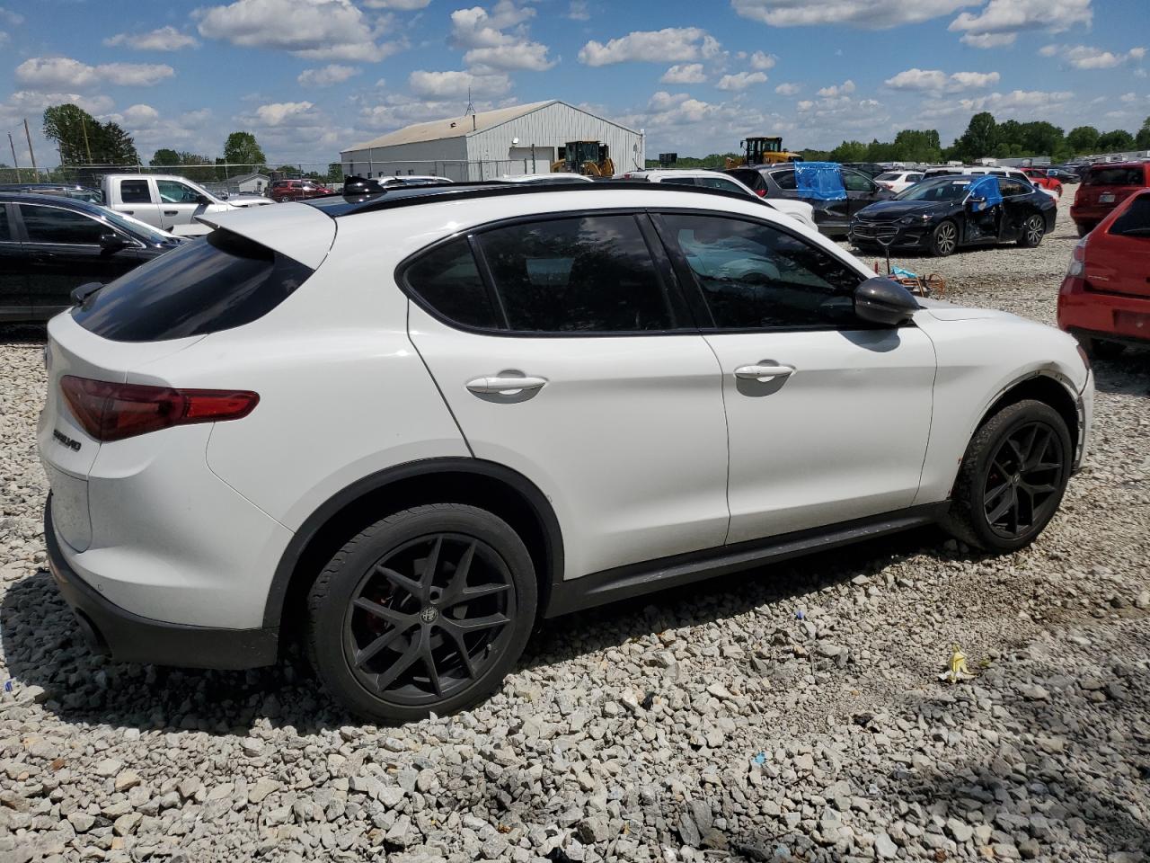 Photo 2 VIN: ZASPAJANXK7C71175 - ALFA ROMEO STELVIO 