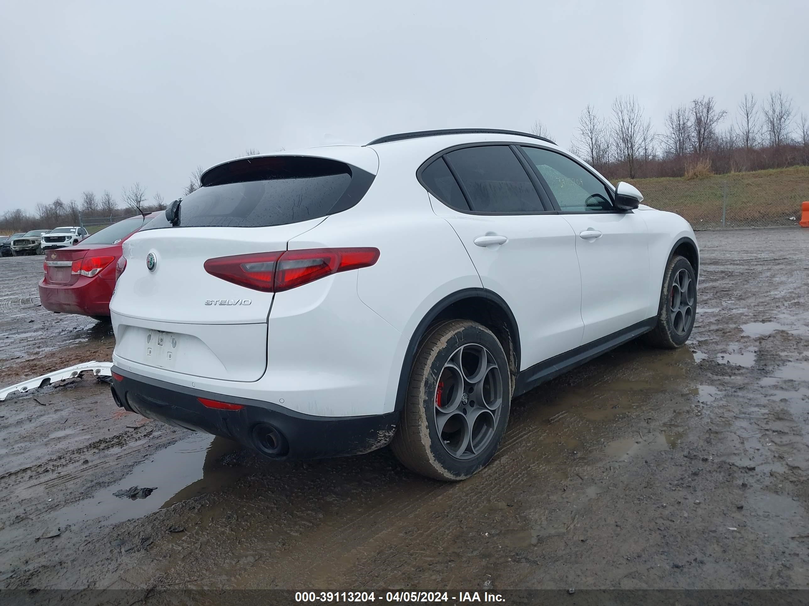 Photo 3 VIN: ZASPAKAN9N7D28217 - ALFA ROMEO STELVIO 