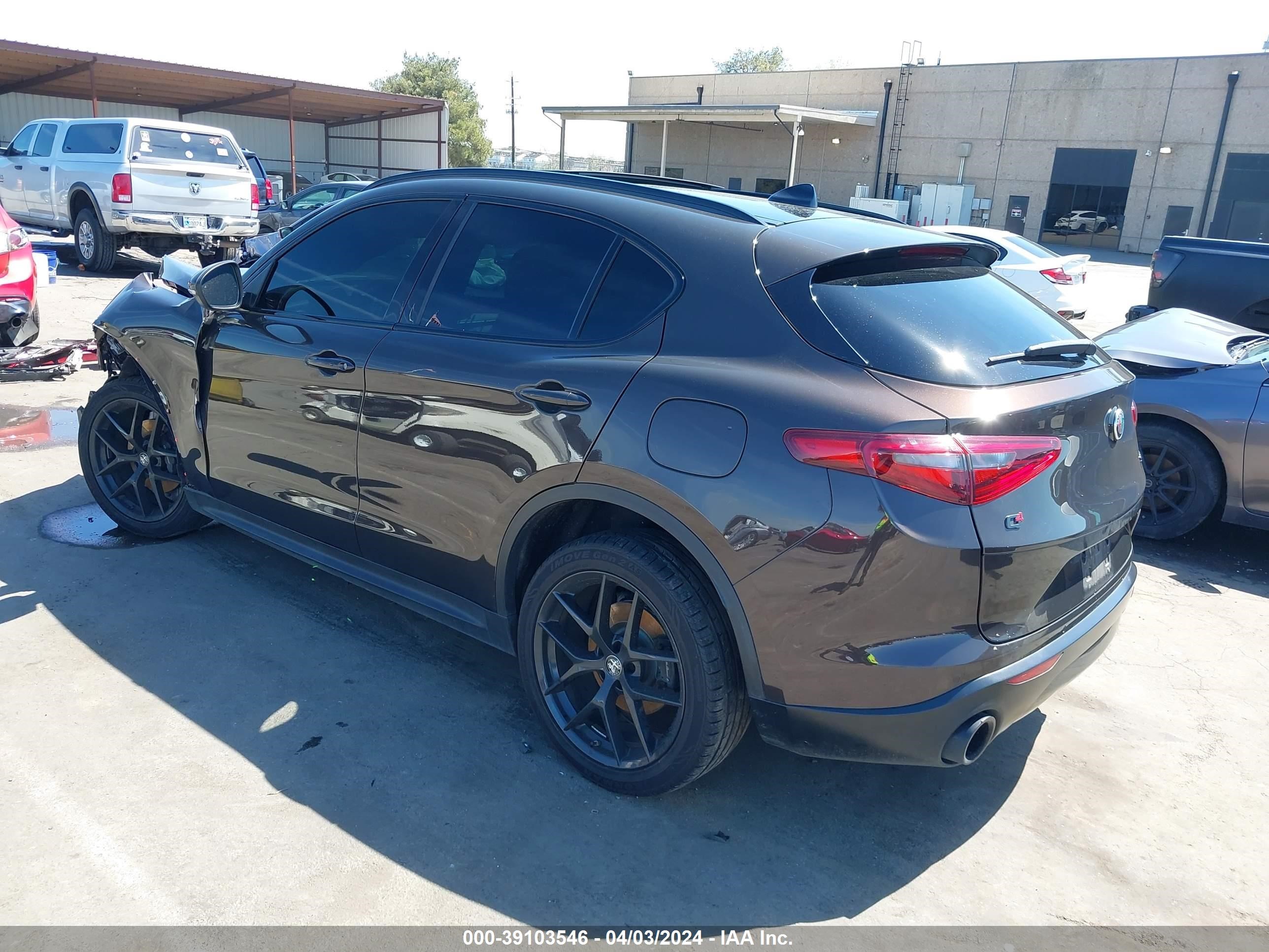 Photo 2 VIN: ZASPAKBN1K7C51403 - ALFA-ROMEO STELVIO 