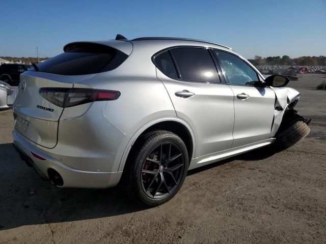 Photo 2 VIN: ZASPAKBN2M7D18027 - ALFA ROMEO STELVIO TI 