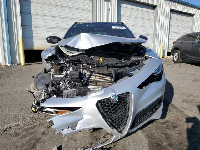 Photo 4 VIN: ZASPAKBN2M7D18027 - ALFA ROMEO STELVIO TI 