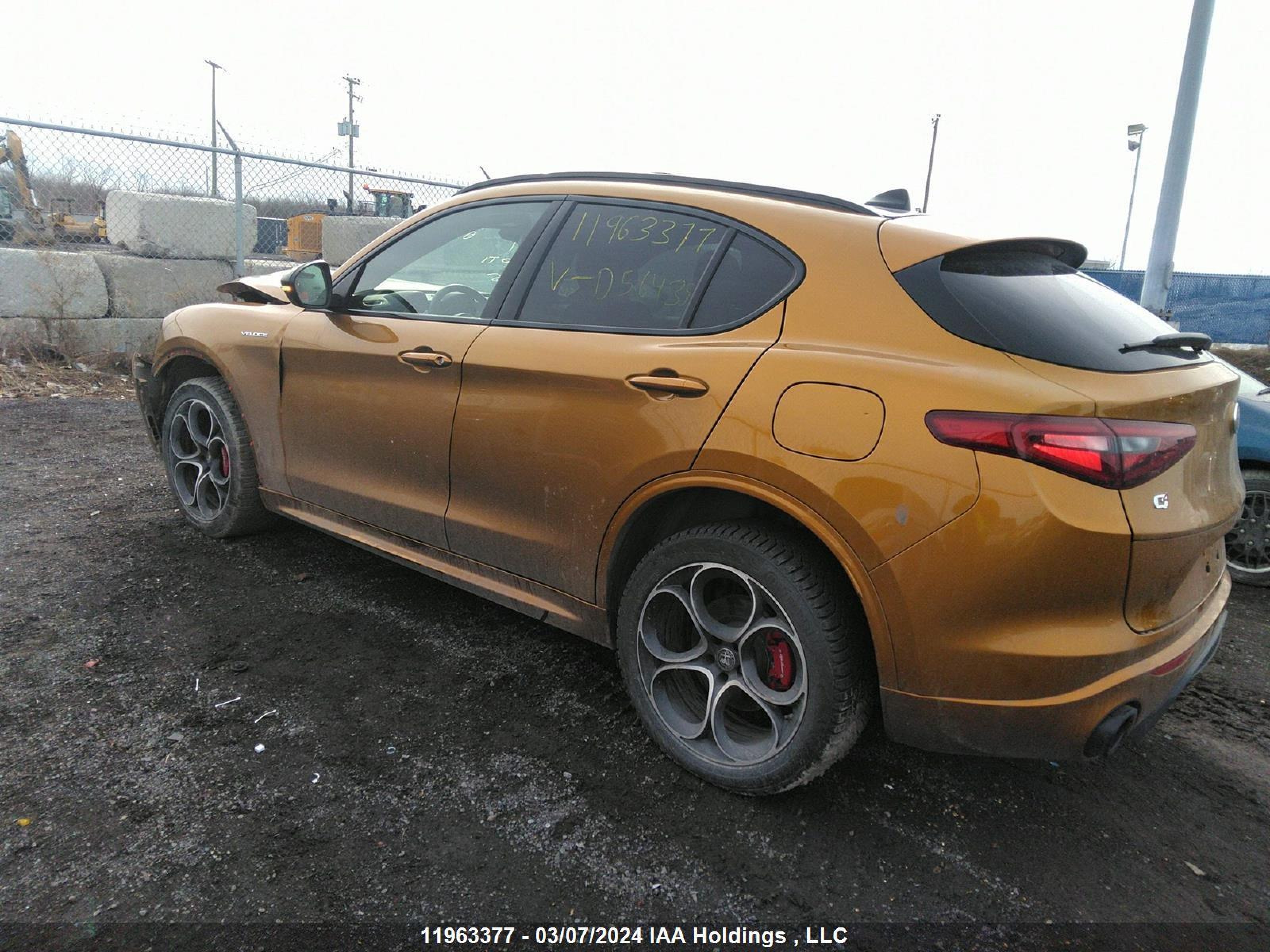 Photo 2 VIN: ZASPAKBN3P7D56435 - ALFA-ROMEO STELVIO 