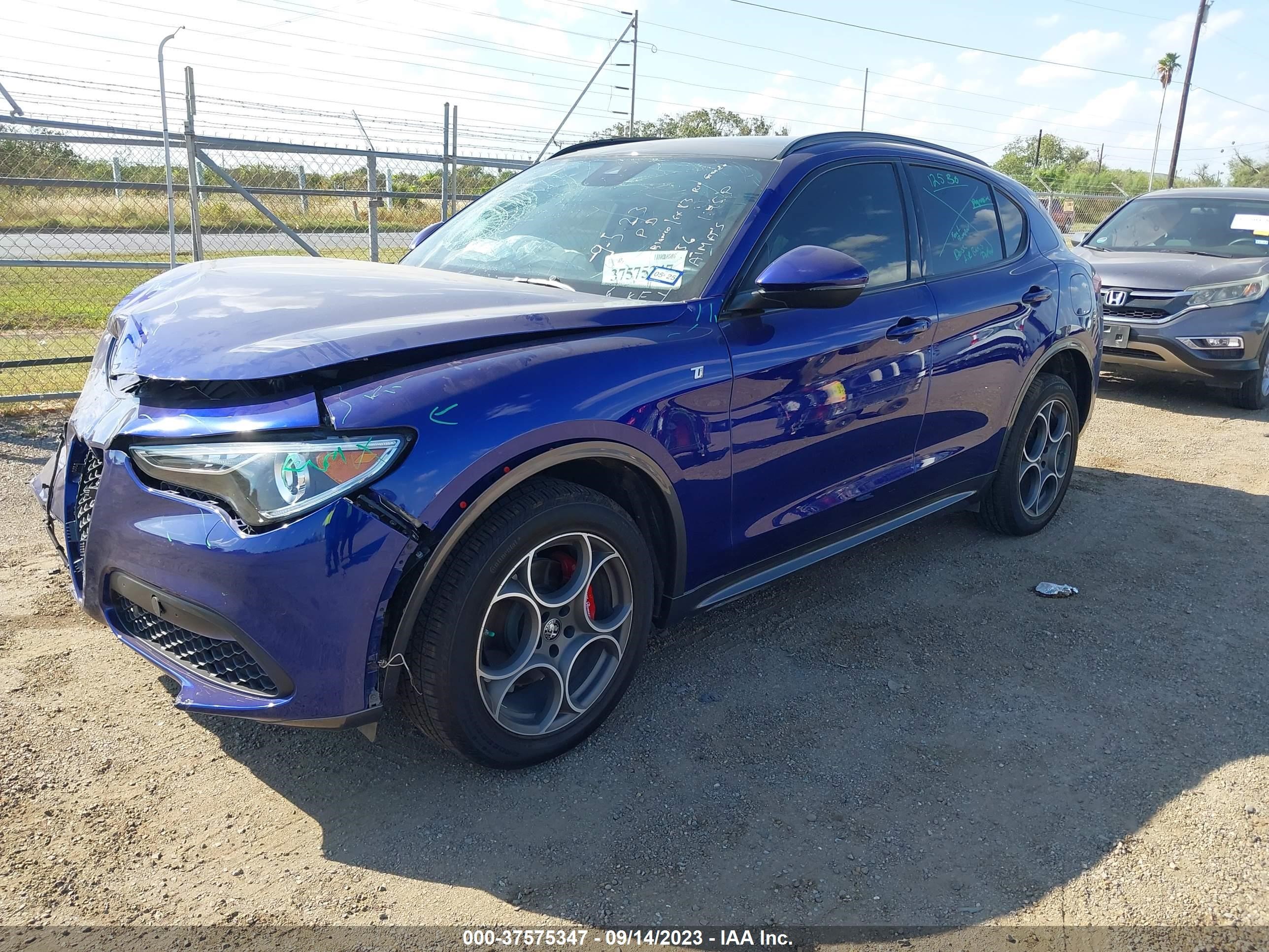 Photo 1 VIN: ZASPAKBN6N7D47323 - ALFA ROMEO STELVIO 