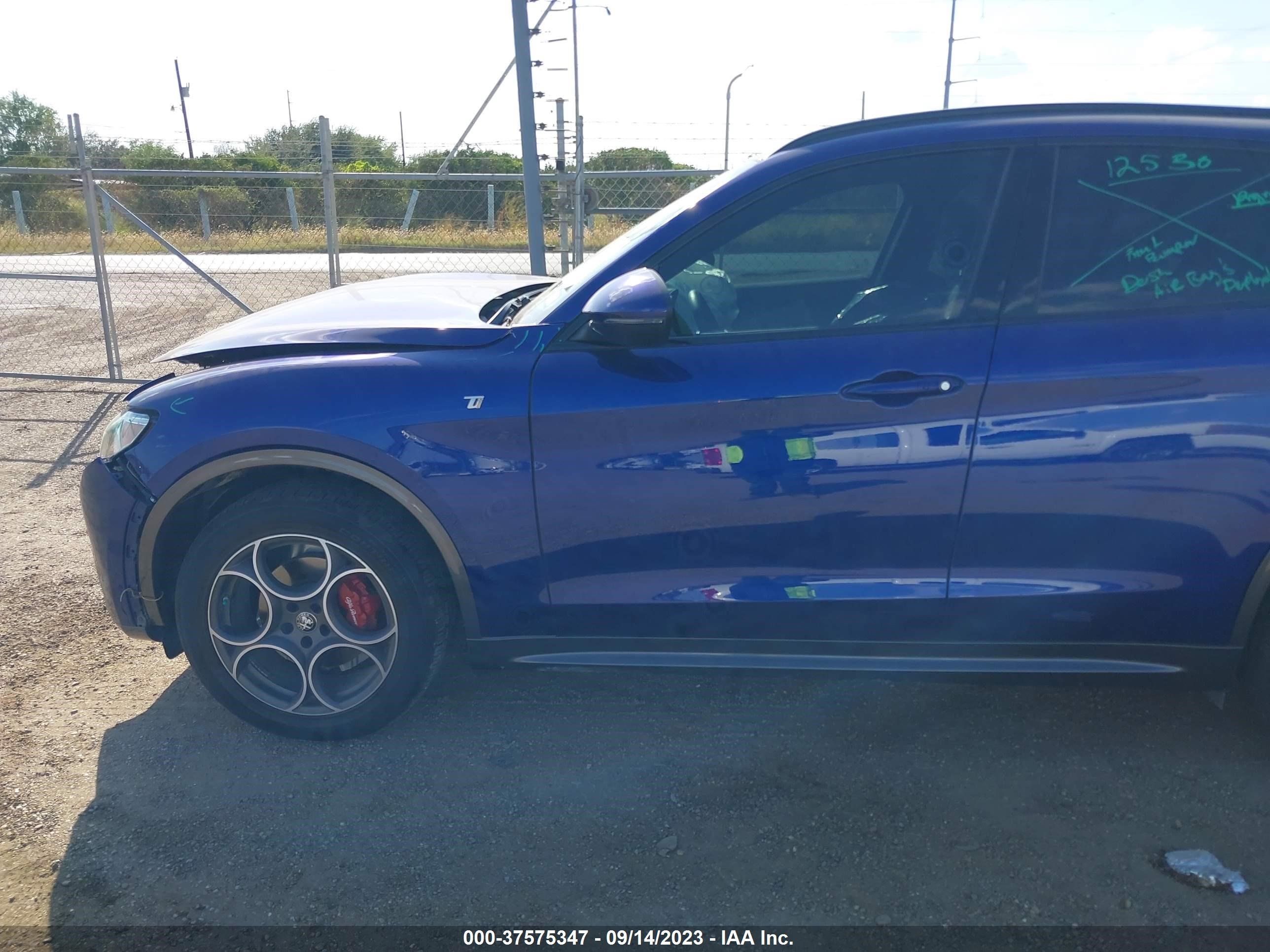 Photo 14 VIN: ZASPAKBN6N7D47323 - ALFA ROMEO STELVIO 