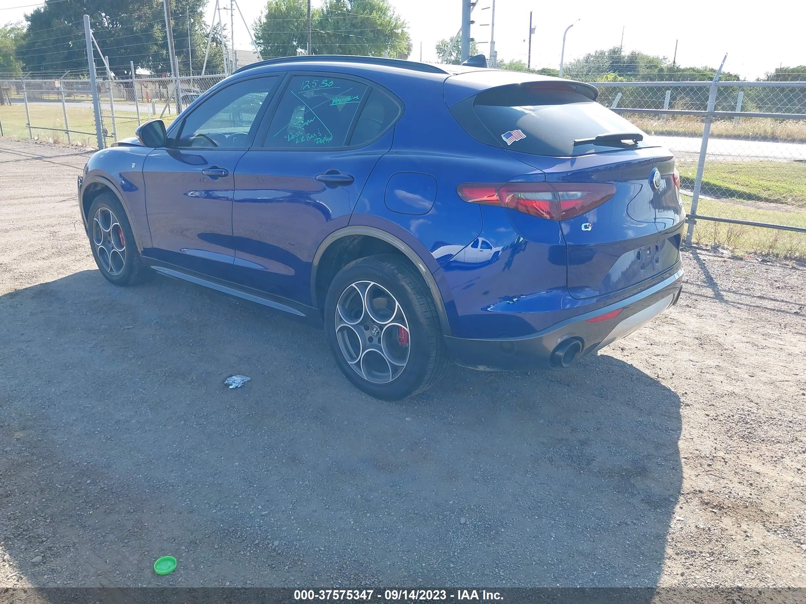 Photo 2 VIN: ZASPAKBN6N7D47323 - ALFA ROMEO STELVIO 