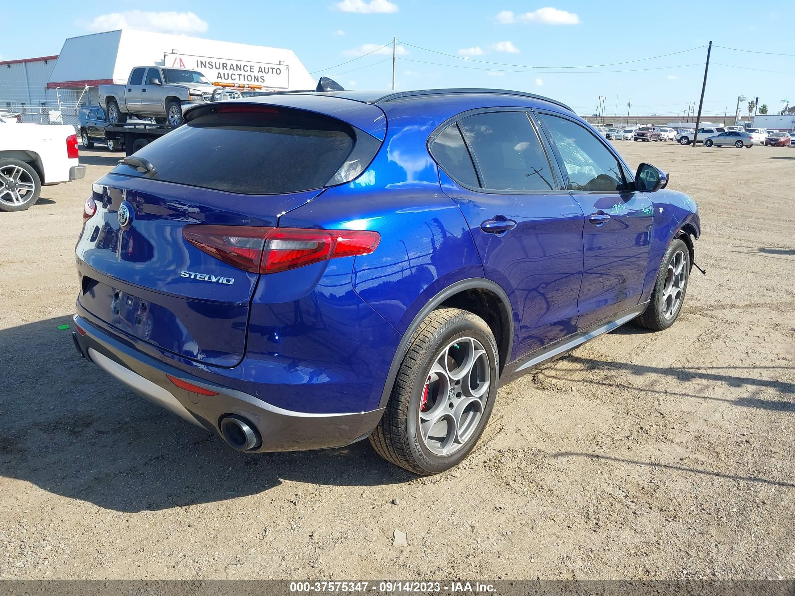 Photo 3 VIN: ZASPAKBN6N7D47323 - ALFA ROMEO STELVIO 