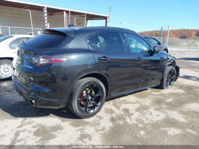 Photo 3 VIN: ZASPAKBN6R7D77413 - ALFA ROMEO STELVIO 