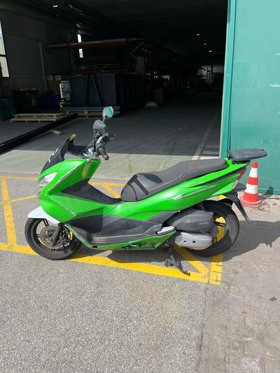 Photo 8 VIN: ZDCJF57A0FF011586 - HONDA PCX 