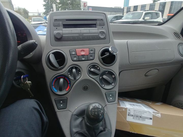 Photo 7 VIN: ZFA16900000036662 - FIAT PANDA 