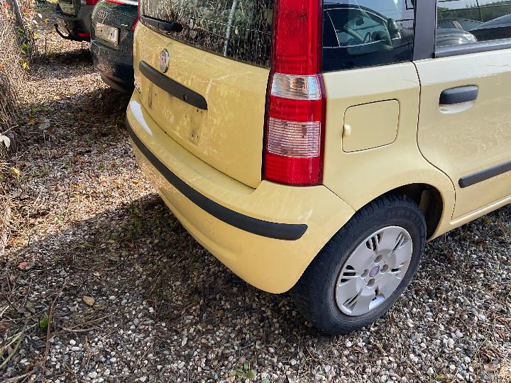 Photo 26 VIN: ZFA16900001175995 - FIAT PANDA HATCHBACK 