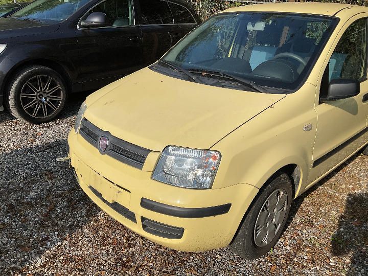 Photo 32 VIN: ZFA16900001175995 - FIAT PANDA HATCHBACK 