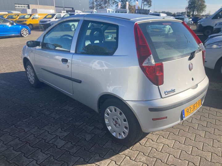 Photo 2 VIN: ZFA18800001108477 - FIAT PUNTO 