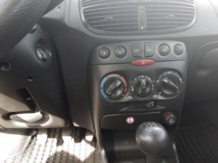 Photo 10 VIN: ZFA18800004670823 - FIAT PUNTO 