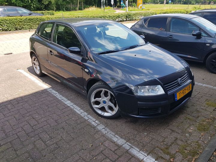 Photo 4 VIN: ZFA19200000544713 - FIAT STILO 