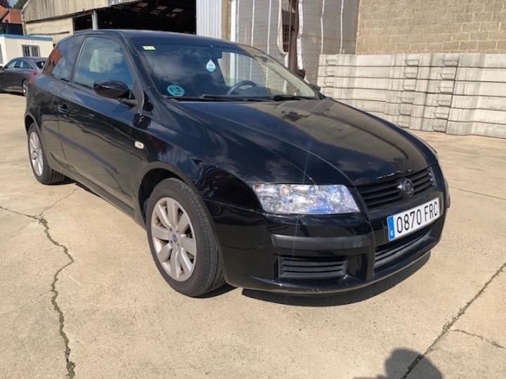 Photo 3 VIN: ZFA19200000656309 - FIAT STILO HATCHBACK 