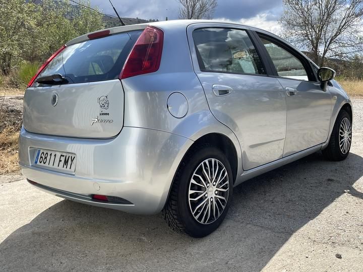 Photo 3 VIN: ZFA19900000119734 - FIAT PUNTO CITY CAR 