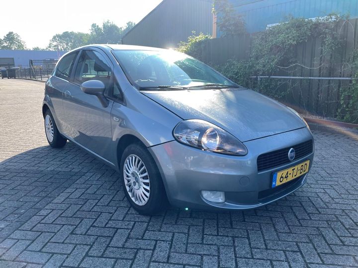 Photo 4 VIN: ZFA19900000173627 - FIAT GRANDE PUNTO 