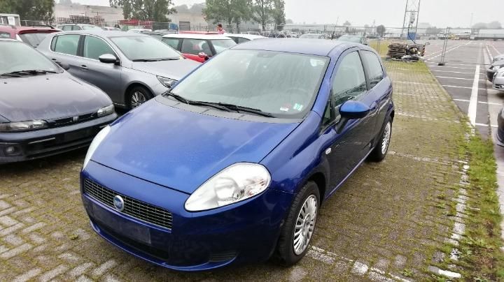 Photo 1 VIN: ZFA19900000295502 - FIAT GRANDE PUNTO HATCHBACK 