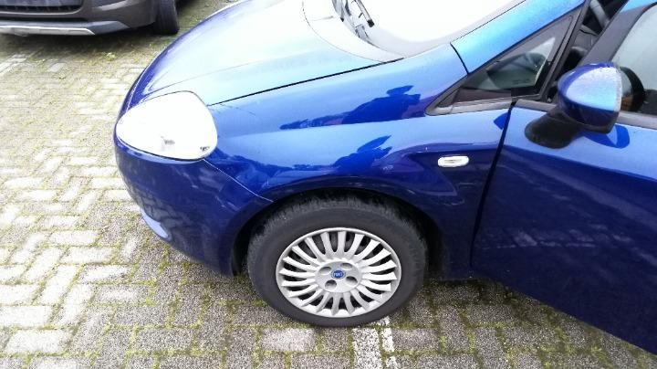 Photo 19 VIN: ZFA19900000295502 - FIAT GRANDE PUNTO HATCHBACK 