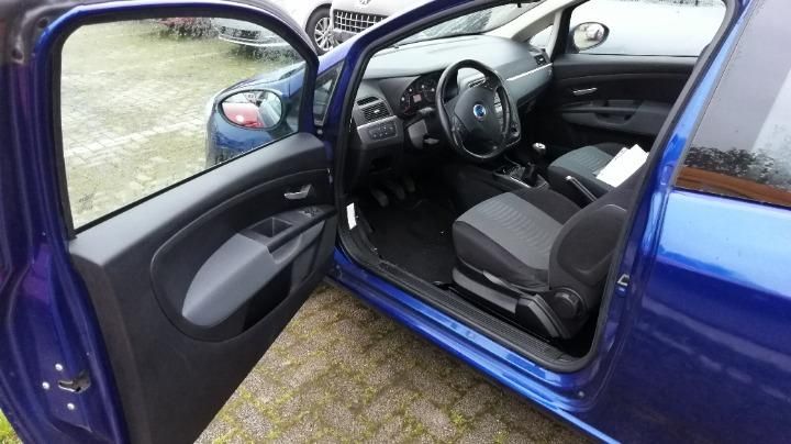 Photo 8 VIN: ZFA19900000295502 - FIAT GRANDE PUNTO HATCHBACK 