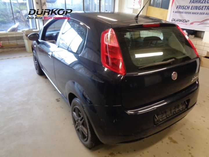 Photo 2 VIN: ZFA19900000503643 - FIAT GRANDE PUNTO 