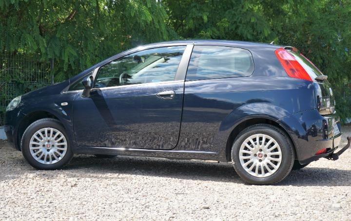 Photo 2 VIN: ZFA19900000528817 - FIAT GRANDE PUNTO HATCHBACK 