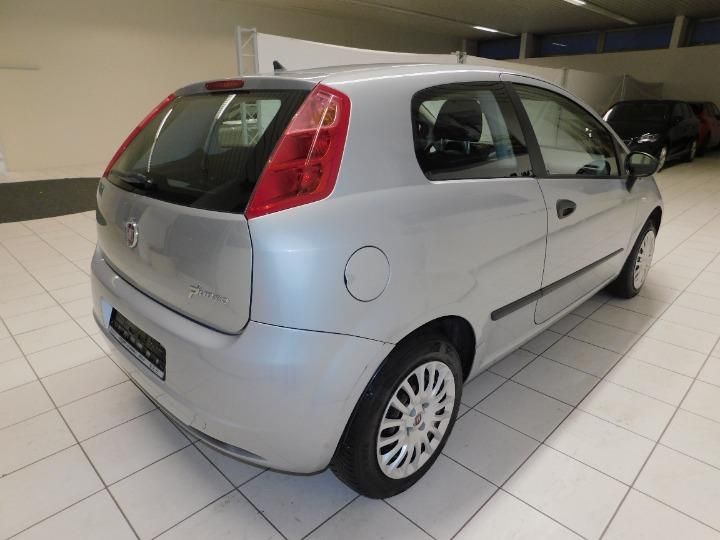 Photo 6 VIN: ZFA19900000572266 - FIAT GRANDE PUNTO HATCHBACK 